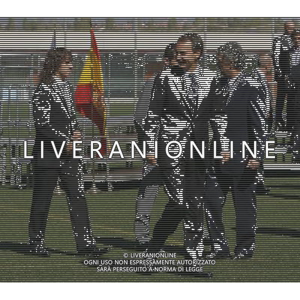 MADRID, Spain (06/10/09).- Meeting of all the Spanish players who have international participation with Spanish Soccer National Team along its history to mark the centenary of the Royal Spanish Soccer Federation. Pictured Carles Puyol and Spain\'s Prime Minister Jose Luis Rodriguez Zapatero kicks a Penalty with Iker Casillas on goal. © Alex Cid-Fuentes / ALFAQUI - Ag. Aldo Liverani sas ITALY ONLY Centenario della federazione di calcio della Spagna.