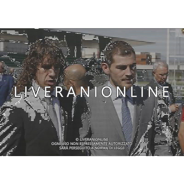 MADRID, Spain (06/10/09).- Meeting of all the Spanish players who have international participation with Spanish Soccer National Team along its history to mark the centenary of the Royal Spanish Soccer Federation. Pictured Iker Casillas and Carles Puyol. © Alex Cid-Fuentes / ALFAQUI - Ag. Aldo Liverani sas ITALY ONLY Centenario della federazione di calcio della Spagna.