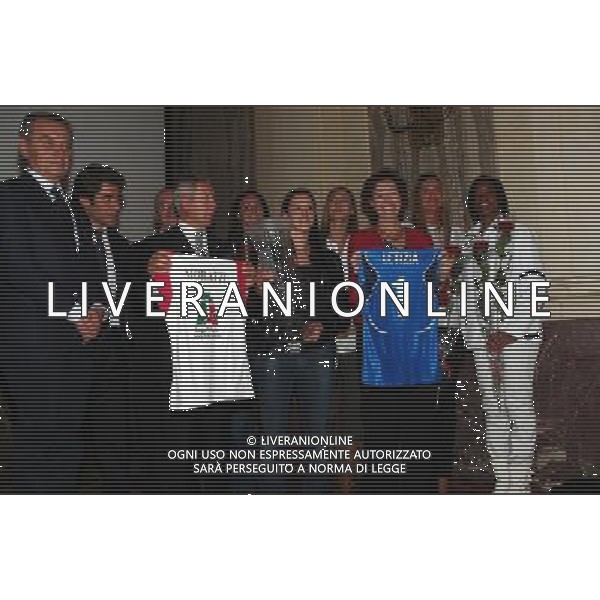 Presentazione del 65mo Campionato Italiano di Pallavolo serie A femminile Milano - Palazzo Marino nella foto: ALAN RIZZI - LETIZIA MORATTI - On. Mauro Fabris( Presidente della Lega Femminile Volley) e le giocatrici della Nazionale femminile Campione di Europa 2009 © Antonio Sorano - Ag. Aldo Liverani sas