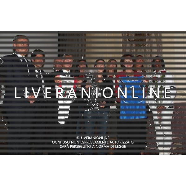 Presentazione del 65mo Campionato Italiano di Pallavolo serie A femminile Milano - Palazzo Marino nella foto: ALAN RIZZI - LETIZIA MORATTI - On. Mauro Fabris( Presidente della Lega Femminile Volley) e le giocatrici della Nazionale femminile Campione di Europa 2009 © Antonio Sorano - Ag. Aldo Liverani sas