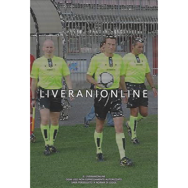 Campionato Lega PRO 1° Divisione Monza 20-09-2009 Monza - Viareggio nella foto: l\'arbitro Bellutti Stefano di Trento (al centro) foto Garavaglia - ag. Aldo Liverani sas