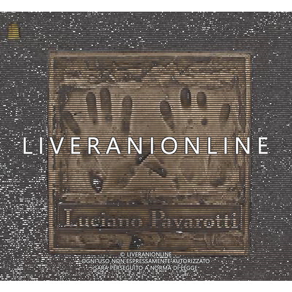 DUBLINO 2009 NELLA FOTO GAIETY THEATRE IMPRONTE DI LUCINO PAVAROTTI FOTO MASSIMILIANO VITEZ-AG ALDO LIVERANI