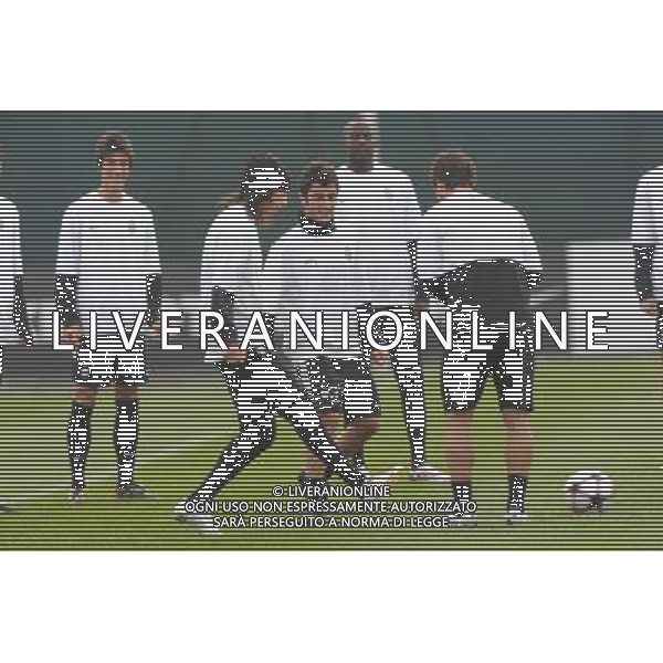 21-10-2009 Torino Sport-Calcio Allenamento della Juventus prima del match di Champions League 2009/2010 con il Maccabi Haifa nella foto: Caceres © Alessandro Falzone/Press Photo - Ag. Aldo Liverani sas 
