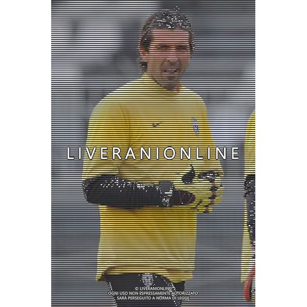 21-10-2009 Torino Sport-Calcio Allenamento della Juventus prima del match di Champions League 2009/2010 con il Maccabi Haifa nella foto: Buffon © Alessandro Falzone/Press Photo - Ag. Aldo Liverani sas 