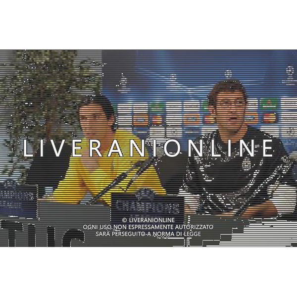 21-10-2009 Torino Sport-Calcio conferenza stampa della Juventus prima del match di Champions League 2009/2010 contro il Maccabi Haifa Nella foto: - Buffon e Ciro Ferrara ©Alessandro Falzone/Press Photo - Ag. Aldo Liverani sas