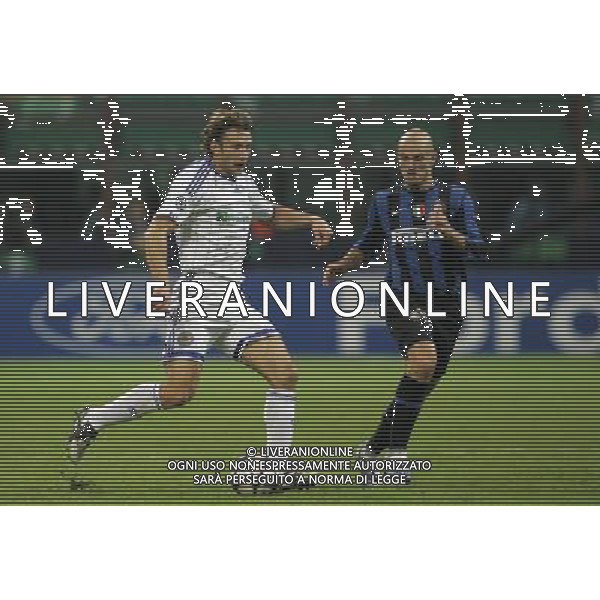 Milano 2-10-2009 Champions League 2009/10 Inter-Dianamo Kiev 2:2 nella foto andriy shevchenko e esteban cambiasso ph marco luzzani/ag aldo liverani s.a.s.