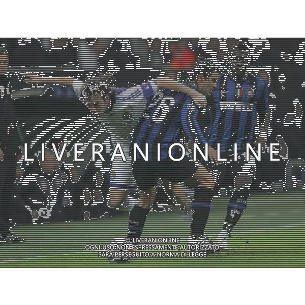 Milano 2-10-2009 Champions League 2009/10 Inter-Dianamo Kiev 2:2 nella foto artem milevskiy e cristian chivu ph marco luzzani/ag aldo liverani s.a.s.