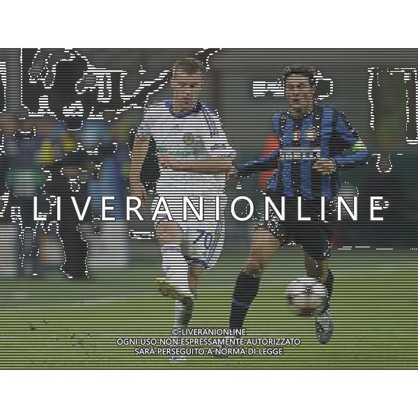 Milano 2-10-2009 Champions League 2009/10 Inter-Dianamo Kiev 2:2 nella foto andriy yarmolenko e javier zanetti ph marco luzzani/ag aldo liverani s.a.s.