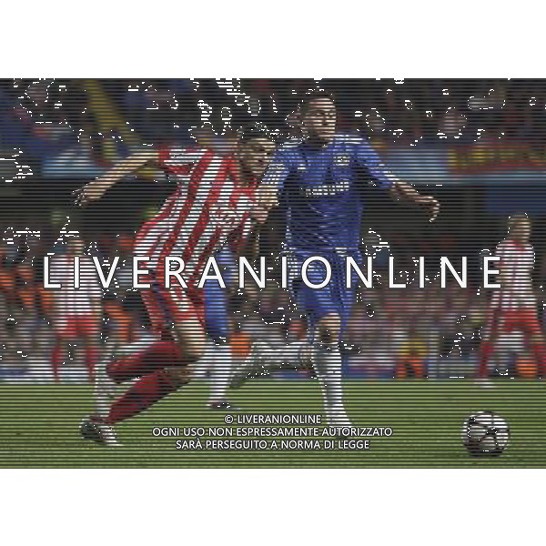 Frank Lampard of Chelsea tangles with Tomas Ujfalusi of Atletico Madrid ,Chelsea v Athletico Madrid, UEFA Champions League, Stamford Bridge, London, Date 21/10/2009 Picture by Marc Atkins(IPS PHOTO AGENCY)/Agenzia Aldo Liverani Sas - ITALY ONLY -