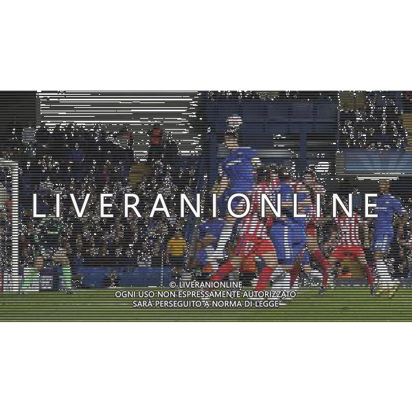 John Terry of Chelsea heads clear under pressure ,Chelsea v Athletico Madrid, UEFA Champions League, Stamford Bridge, London, Date 21/10/2009 Picture by Marc Atkins(IPS PHOTO AGENCY)/Agenzia Aldo Liverani Sas - ITALY ONLY -