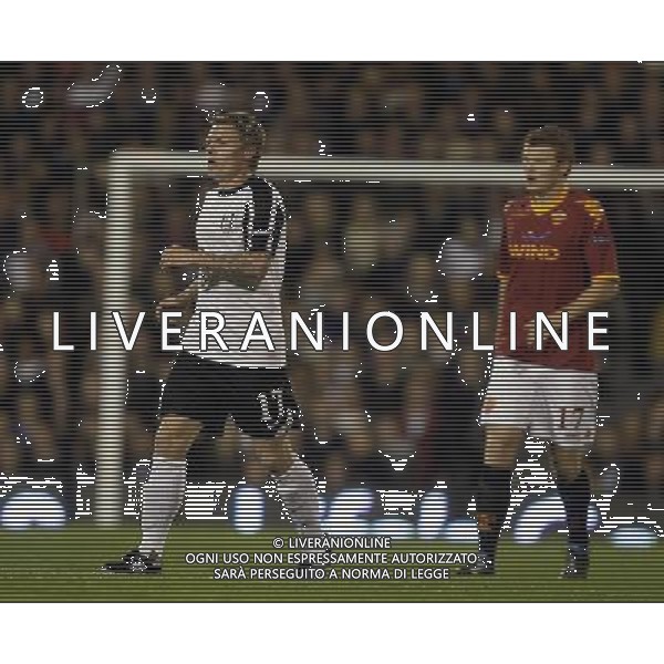 Brotherly love: Roma\'s John Arne Riise and Fulham\'s Bjorn Helge Riise: Fulham v Roma for Uefa Europa League - Venue: Craven Cottage on 21/10/2008. Picture By Marcello Pozzetti ©IPS Photo Agency/Agenzia Aldo Liverani Sas - ITALY ONLY -