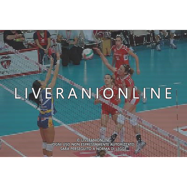 Findomestic Volley Cup - Campionato Pallavolo Serie A1 Femminile Busto Arsizio (VA) 25-10-2009 Yamamay Busto Arsizio - Zoppas Industries Conegliano Veneto nella foto: un attacco della Campanari foto Garavaglia - ag. Aldo Liverani sas