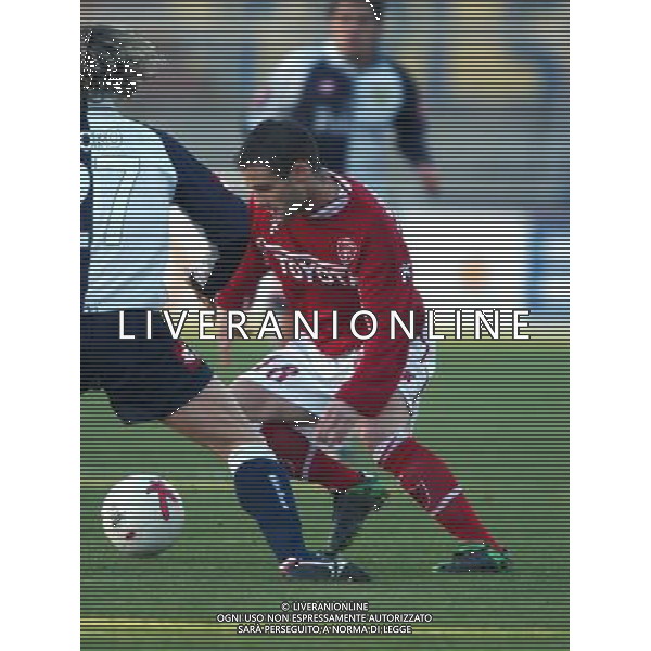PERUGIA 16/12/2003 COPPA ITALIA TIM 2003-2004 OTTAVI DI RITORNO PERUGIA - CHIEVOVERONA NELLA FOTO:IL FRANCESE GENEVIER IN DRIBBLING SU MORO* FOTO 1905/ROBERTO SETTONCE/ALDO LIVERANI S.A.S.