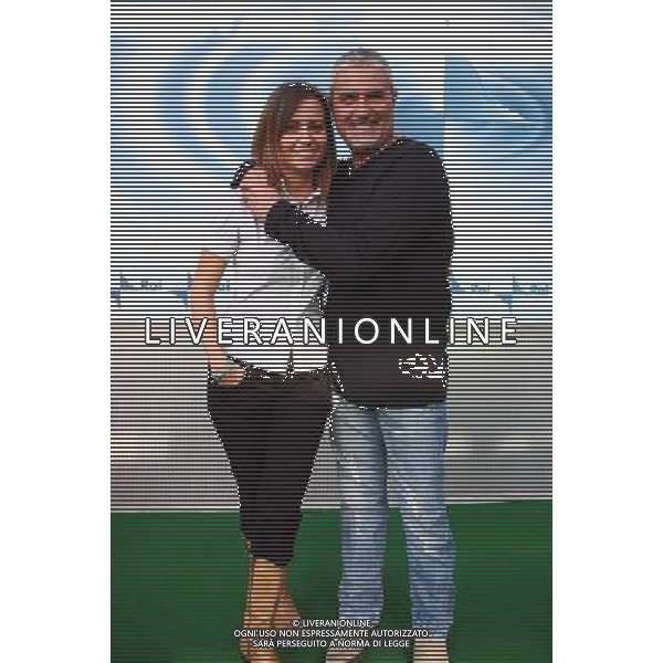 TRASMISSIONE TV: \' QUELLI CHE IL CALCIO\' NELLA FOTO: MARCO MILANO ( MANDI MANDI) CON LA FIDANZATA © ANTONIO SORANO - AG. ALDO LIVERANI SAS