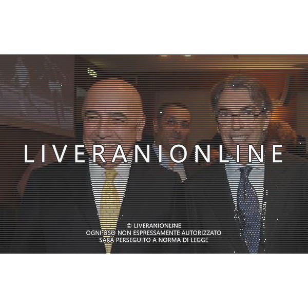 MILANO 26/10/2009 SALA BUZZATI CORRIERE DELLA SERA VIA BALZAN, 3 PREMIO GIACINTO FACCHETTI A CESARE PRANDELL NELLA FOTO ADRIANO GALLIANI E MASSIMO MORATTI FOTO ROMANO/AG ALDO LIVERANI