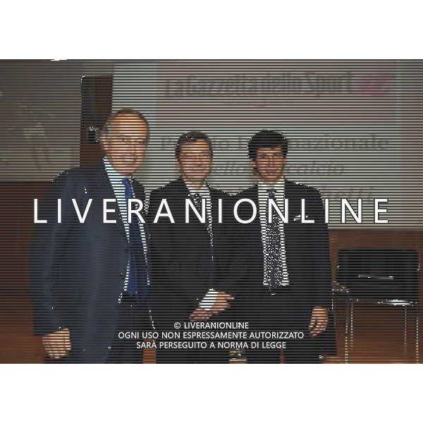 MILANO 26/10/2009 SALA BUZZATI CORRIERE DELLA SERA VIA BALZAN, 3 PREMIO GIACINTO FACCHETTI A CESARE PRANDELL NELLA FOTO LUIGI ABETE, CARLO VERDELLI E DEMETRIO ALBERTINI FOTO ROMANO/AG ALDO LIVERANI
