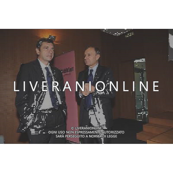 MILANO 26/10/2009 SALA BUZZATI CORRIERE DELLA SERA VIA BALZAN, 3 PREMIO GIACINTO FACCHETTI A CESARE PRANDELL NELLA FOTO CARLO VERDELLI E GIANNI PETRUCCI FOTO ROMANO/AG ALDO LIVERANI