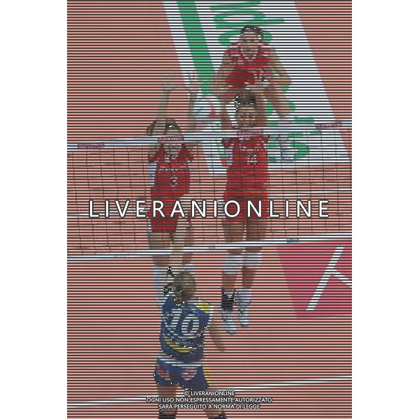 Findomestic Volley Cup - Campionato Pallavolo Serie A1 Femminile Busto Arsizio (VA) 25-10-2009 Yamamay Busto Arsizio - Zoppas Industries Conegliano Veneto nella foto: Fernandinha, a SX, e Crisanti Lucia (Yamamay) a muro foto Garavaglia - ag. Aldo Liverani sas