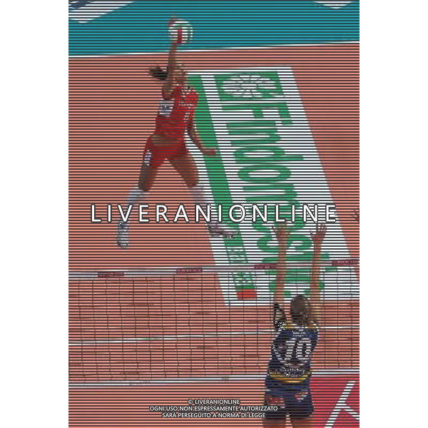 Findomestic Volley Cup - Campionato Pallavolo Serie A1 Femminile Busto Arsizio (VA) 25-10-2009 Yamamay Busto Arsizio - Zoppas Industries Conegliano Veneto nella foto: Turlea Carmen Marinela (Yamamay) in attacco foto Garavaglia - ag. Aldo Liverani sas