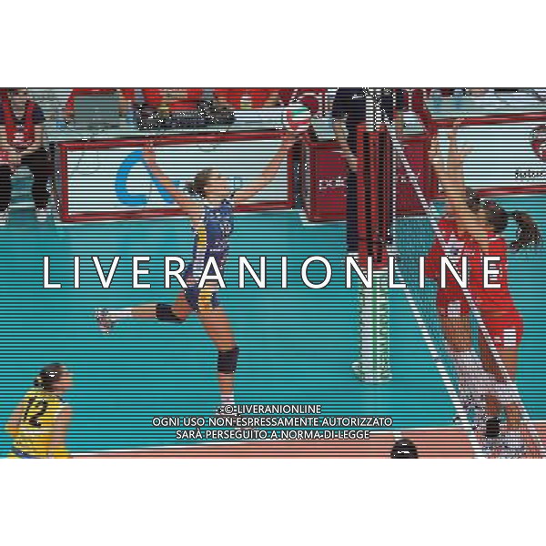 Findomestic Volley Cup - Campionato Pallavolo Serie A1 Femminile Busto Arsizio (VA) 25-10-2009 Yamamay Busto Arsizio - Zoppas Industries Conegliano Veneto nella foto: Pavan Sarah (Zoppas Industries) effettua un attacco acrobatico foto Garavaglia - ag. Aldo Liverani sas