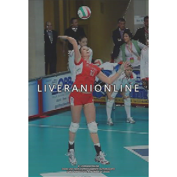 Findomestic Volley Cup - Campionato Pallavolo Serie A1 Femminile Busto Arsizio (VA) 25-10-2009 Yamamay Busto Arsizio - Zoppas Industries Conegliano Veneto nella foto: Campanari Barbara (Yamamay) in battuta foto Garavaglia - ag. Aldo Liverani sas