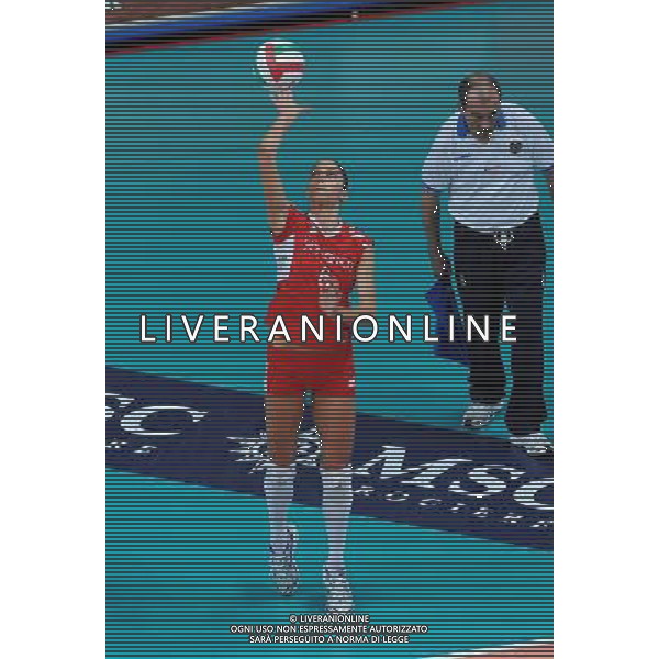 Findomestic Volley Cup - Campionato Pallavolo Serie A1 Femminile Busto Arsizio (VA) 25-10-2009 Yamamay Busto Arsizio - Zoppas Industries Conegliano Veneto nella foto: Turlea Carmen Marinela (Yamamay) in battuta foto Garavaglia - ag. Aldo Liverani sas