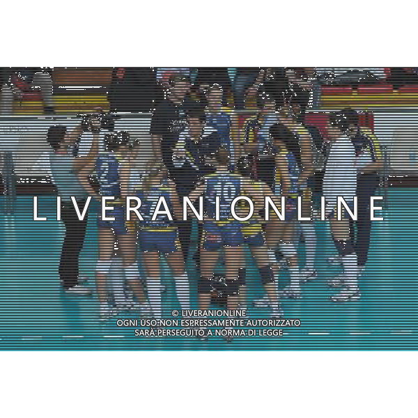 Findomestic Volley Cup - Campionato Pallavolo Serie A1 Femminile Busto Arsizio (VA) 25-10-2009 Yamamay Busto Arsizio - Zoppas Industries Conegliano Veneto nella foto: Martinez Mario Regulo allenatore Zoppas Industries durante un timeout foto Garavaglia - ag. Aldo Liverani sas