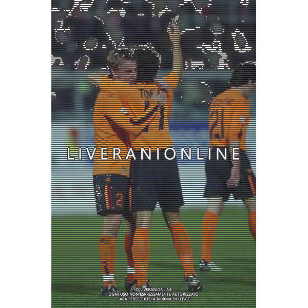 PALERMO, 17/12/2003 PALERMO-ROMA TIM CUP COPPA ITALIA NELLA FOTO ESULTANZA DOPO GOL DAMIANO TOMMASI E DANIELE DE ROSSI FOTO TERRUSO/AGENZIA ALDO LIVERANI