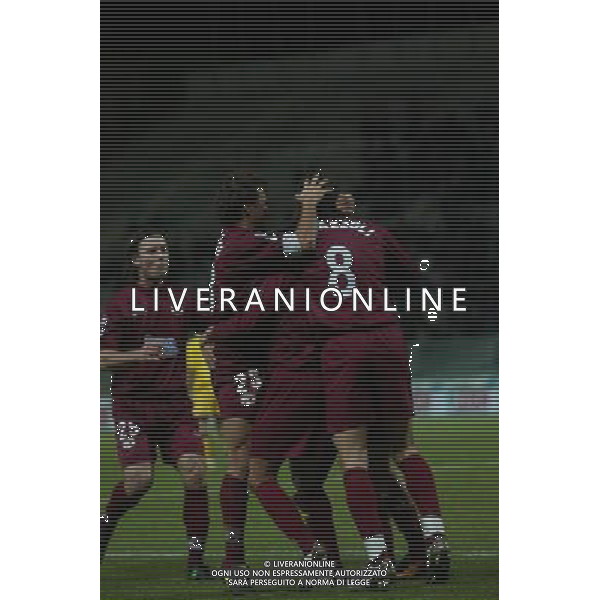 REGGIO CALABRIA 17/12/2003 REGGINA-INTER TIM CUP COPPA ITALIA NELLA FOTO ABBRACCI ESULTANZA DI BONAZZOLI E GIACCHETTA DOPO IL GOL DI LEON FOTO PECORARO/AGENZIA ALDO LIVERANI