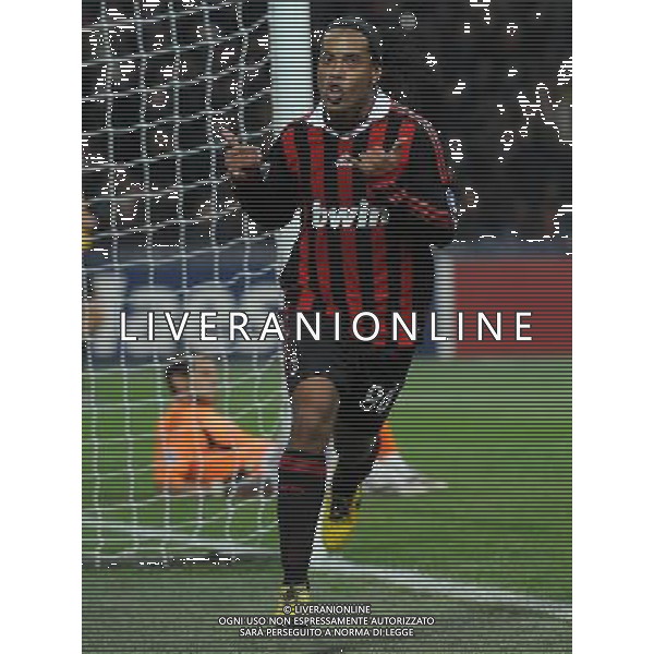 Champions League 2009/2010 Gruppo C Milano - 03.11.2009 AC Milan-Real Madrid CF Nella Foto: ESULTANZA DOPO IL GOL DI RONALDINHO /Ph.Vitez-Ag. Aldo Liverani