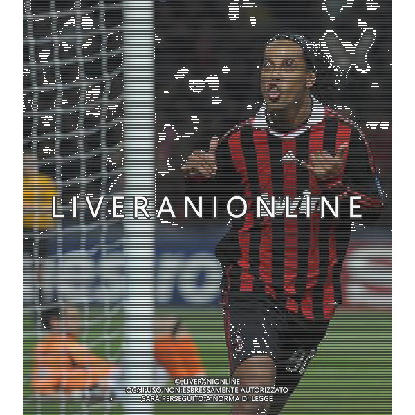 Champions League 2009/2010 Gruppo C Milano - 03.11.2009 AC Milan-Real Madrid CF Nella Foto: ESULTANZA DOPO IL GOL DI RONALDINHO /Ph.Vitez-Ag. Aldo Liverani