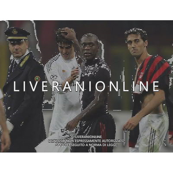 Milan - Real Madrid Champions League 03/11/2009 nella foto ricardo kaka\' e clarence seedorf a fine gara ©Luzzani/Agenzia Aldo Liverani Sas