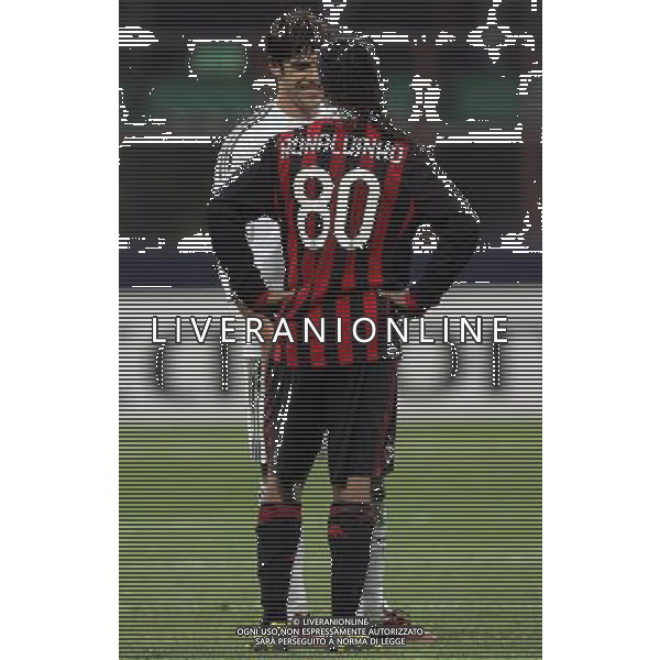 Milan - Real Madrid Champions League 03/11/2009 nella foto abbraccio di ricardo kaka\' e ronaldinho a fine gara ©Luzzani/Agenzia Aldo Liverani Sas