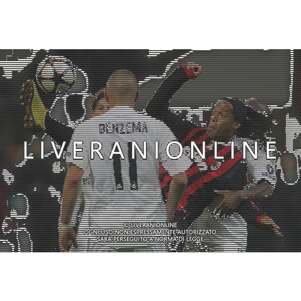 Milano 03-11-2009 Champions League 2009/10 Milan-Real Madrid 1:1 nella foto ronaldinho, lassana diarra e karim benzema ph marco luzzani/ag ldo liverani s.a.s.