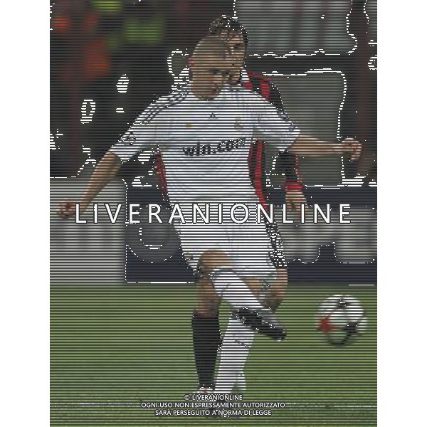 Milano 03-11-2009 Champions League 2009/10 Milan-Real Madrid 1:1 nella foto karim benzema e massimo oddo ph marco luzzani/ag ldo liverani s.a.s.