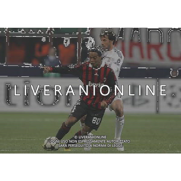 Milano 03-11-2009 Champions League 2009/10 Milan-Real Madrid 1:1 nella foto ronaldinho e ruud van nistelrooy ph marco luzzani/ag ldo liverani s.a.s.