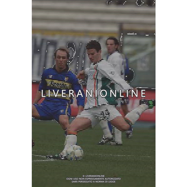 Venezia Calcio 2003/04 Coppa Italia Tim 2003/04 ( ottavi ) Parma - Venezia 0 - 1 17/12/2003 nella foto: Brellier Julien - Donadel foto Recalcati Danilo/Ag Aldo Liverani 