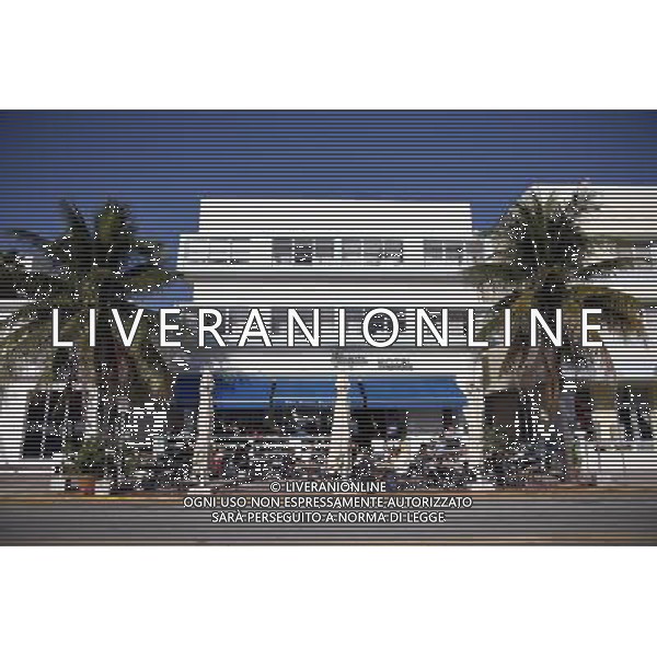 Art deco architecture of the Penguin Hotel in the art deco district on Ocean Drive on Miami Beach, America /Agenzia Aldo Liverani Sas - ITALY ONLY -