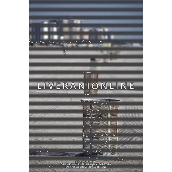 Rubbish bins for garbage and waste on the beach at South Beach on Miami Beach, America /Agenzia Aldo Liverani Sas - ITALY ONLY -