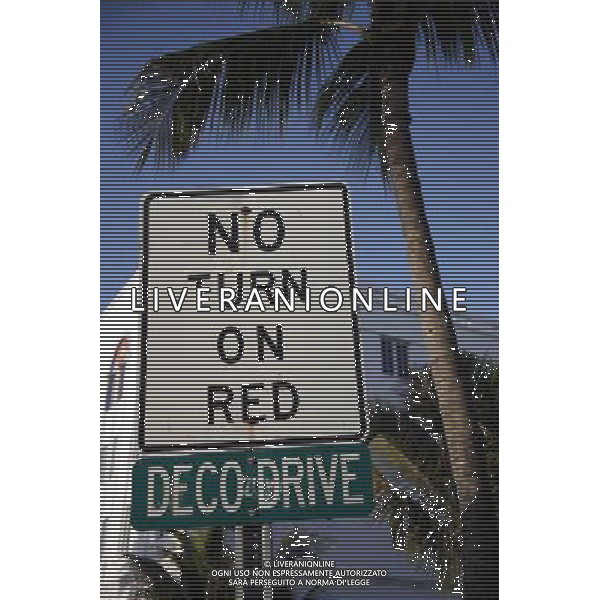 No turn on red traffic sign on Ocean Drive and Deco Drive on Miami Beach, America /Agenzia Aldo Liverani Sas - ITALY ONLY -