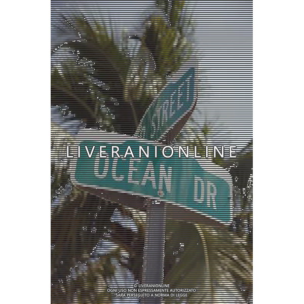 Ocean Drive street sign in South Beach on Miami Beach, America /Agenzia Aldo Liverani Sas - ITALY ONLY -