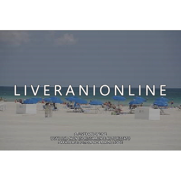Beach umbrellas on South Beach on Miami Beach, America /Agenzia Aldo Liverani Sas - ITALY ONLY -