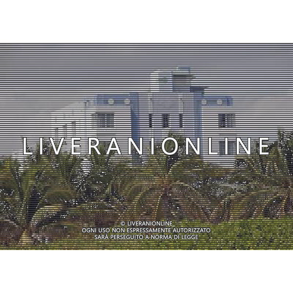 The art deco architecture of the Park Central Hotel rises above palm trees on South Beach on Miami Beach, America /Agenzia Aldo Liverani Sas - ITALY ONLY -