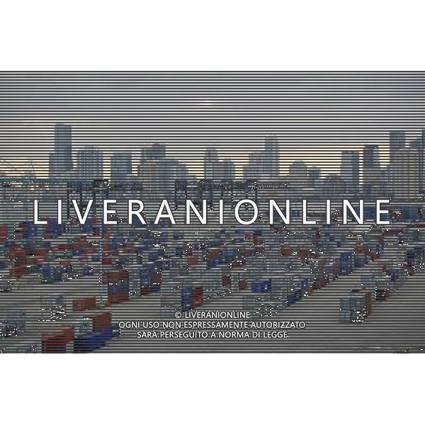 General view of the skyline of Miami and cranes and cargo containers at the docks, America /Agenzia Aldo Liverani Sas - ITALY ONLY -