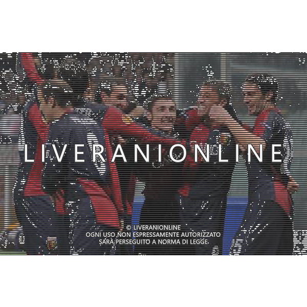 Genoa - Lille Uefa Europa League 2009/2010 5-11-2009 Genova Nella foto: Abbracci Esultanza di Hernan Crespo dopo il gol ©Alessandro Falzone/Agenzia Aldo Liverani Sas