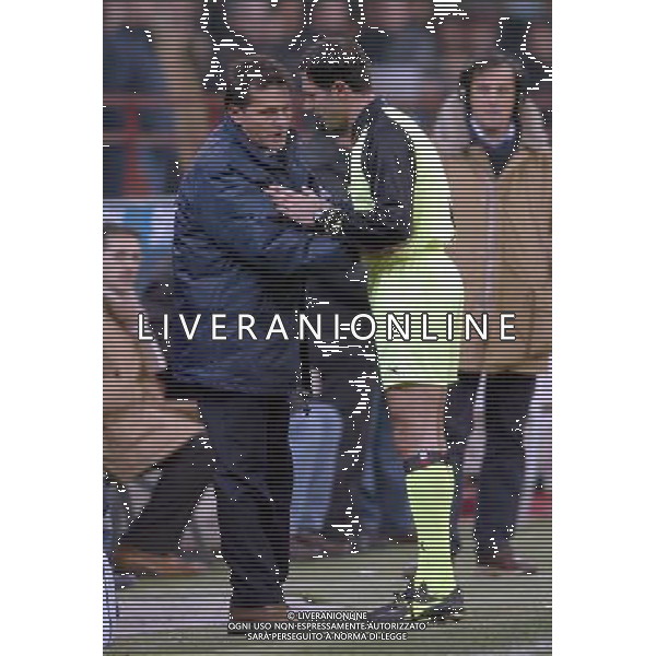MILANO 18/12/03 COPPA ITALIA - MILAN SAMPDORIA NELLA FOTO: novellino discute con l\'arbirto dattilo att.vassallo