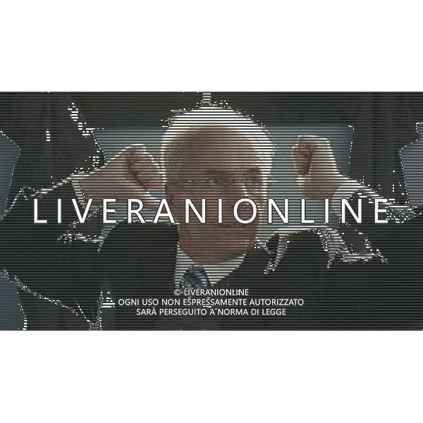 09.11.09 Un fazzoletto di carta pi essere utile in molte occasioni. nuova campagna pubblicitaria della Kleenex Pictured: Sven Goran Eriksson © PLANET PHOTOS - Ag. Aldo Liverani sas ITALY ONLY 