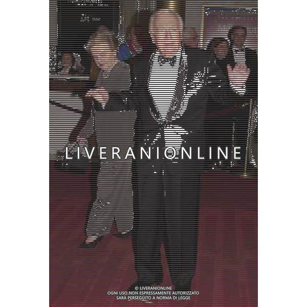Newsman Walter Cronkite and his wife arrive at the Kennedy Center Honors 2001 held at the Kennedy Center for the Performing Arts. ©Laura Farr - admedia - Ag. Aldo Liverani sas ITALY ONLY