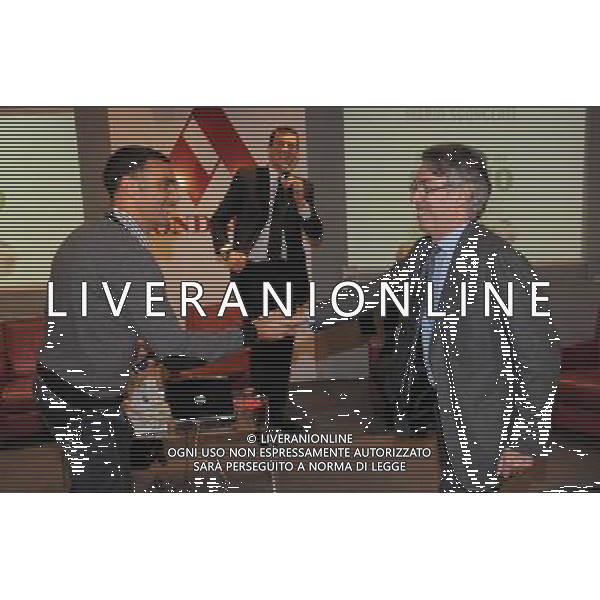 MILANO 11/11/2009 MONDADORI MULTICENTER VIA MARGHERA, 28 PRESENTAZIONE DEL LIBRO DI MARIO SCONCERTI: \'STORIA DELLE IDEE DEL CALCIO\' NELLA FOTO MASSIMO MORATTI E BEPPE BERGOMI FOTO ROMANO/AG ALDO LIVERANI