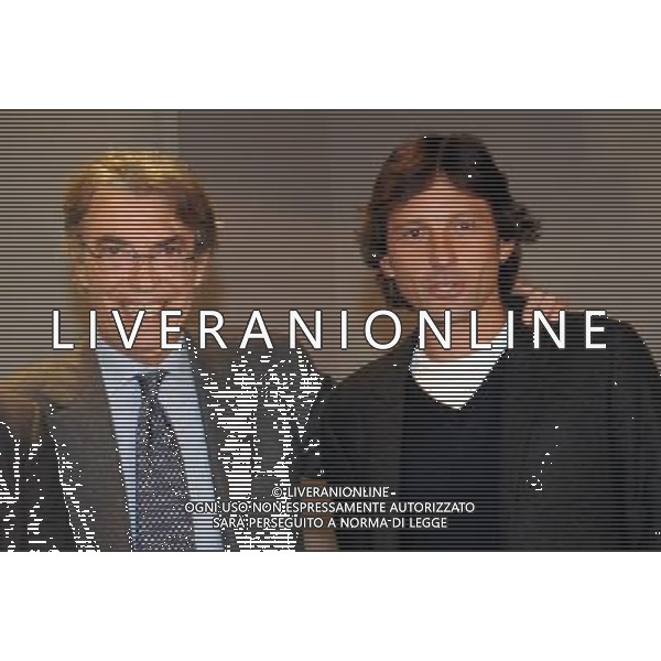 MILANO 11/11/2009 MONDADORI MULTICENTER VIA MARGHERA, 28 PRESENTAZIONE DEL LIBRO DI MARIO SCONCERTI: \'STORIA DELLE IDEE DEL CALCIO\' NELLA FOTO MASSIMO MORATTI E LEONARDO FOTO ROMANO/AG ALDO LIVERANI